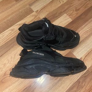 Balenciaga Triple S Black M10.5